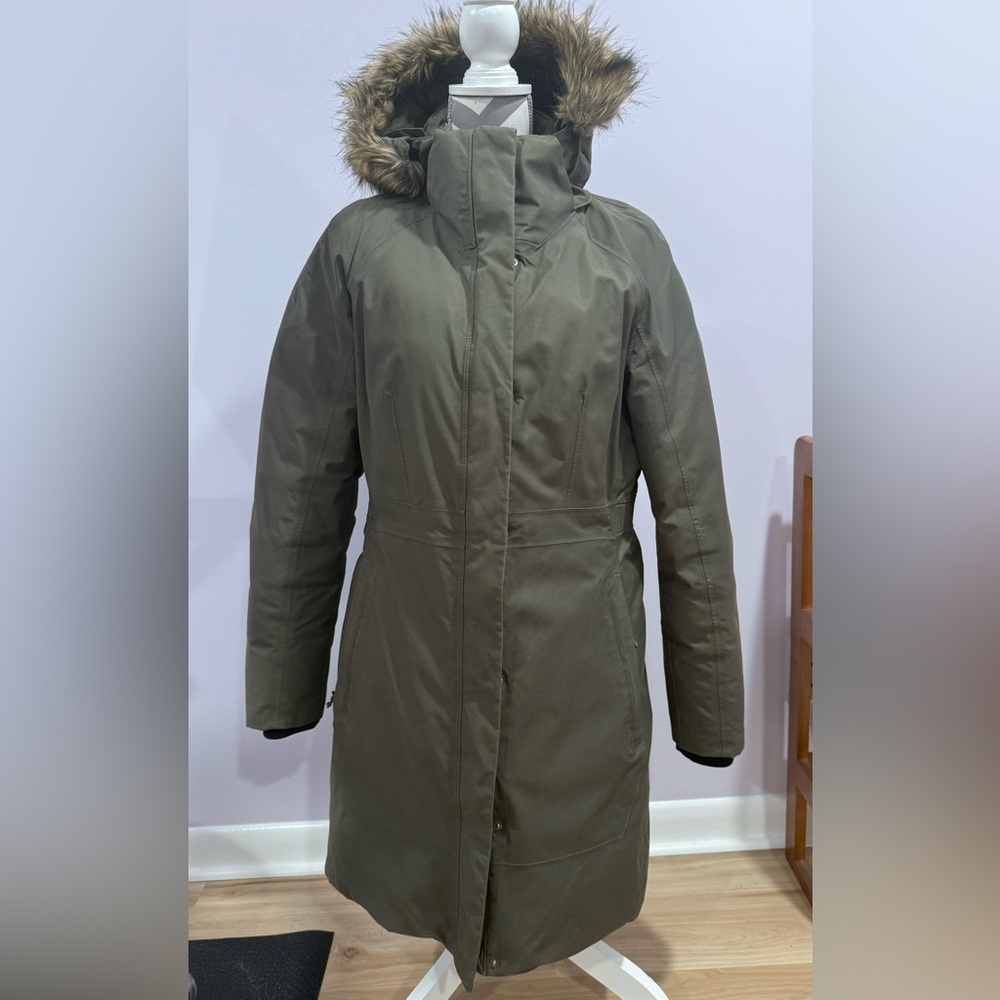 Women’s North Face Parka, removable hood.
